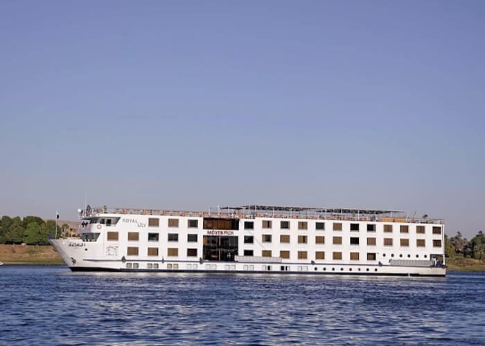 Royal-Lily-cruise