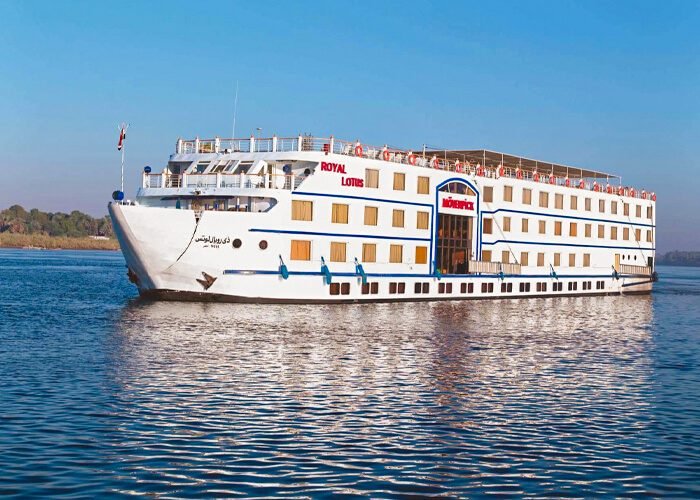 Royal-Lotus-cruise